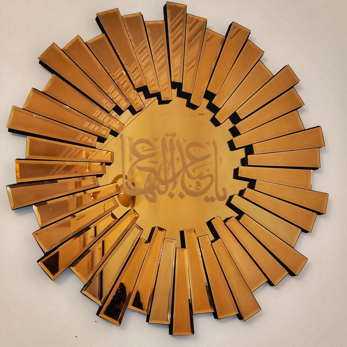 قاب آیینه و حکاکی